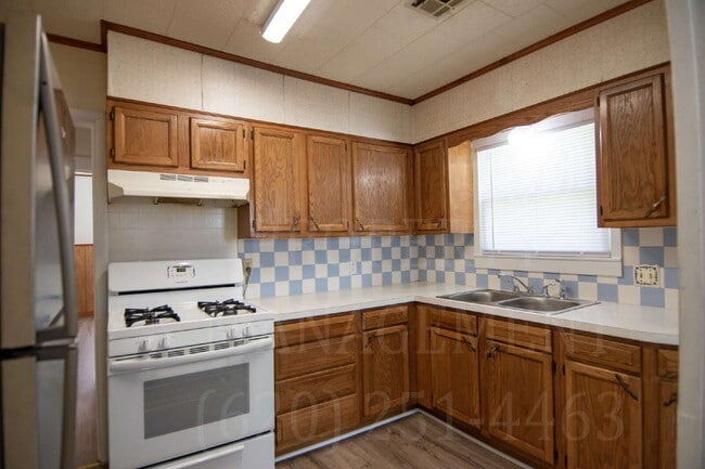 Photo - Cozy 2 Bed Home with Fireplace