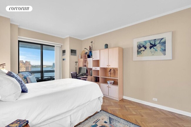 Photo - 530 E 76th St