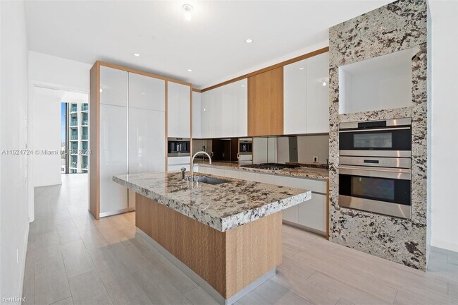 Photo - 3 br, 3.5 bath Condo - 2821 S Bayshore Dr ... Unidad 11B