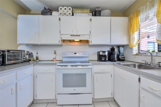 Photo - 6041 W 24th Ave Unidad B-111
