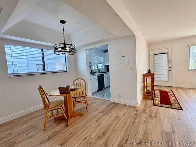 Photo - 15091 Ashland Cir Unit i