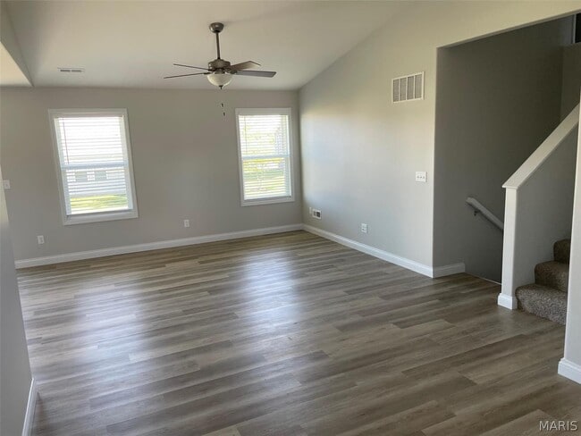 Photo - 307 Meriadoc Ln