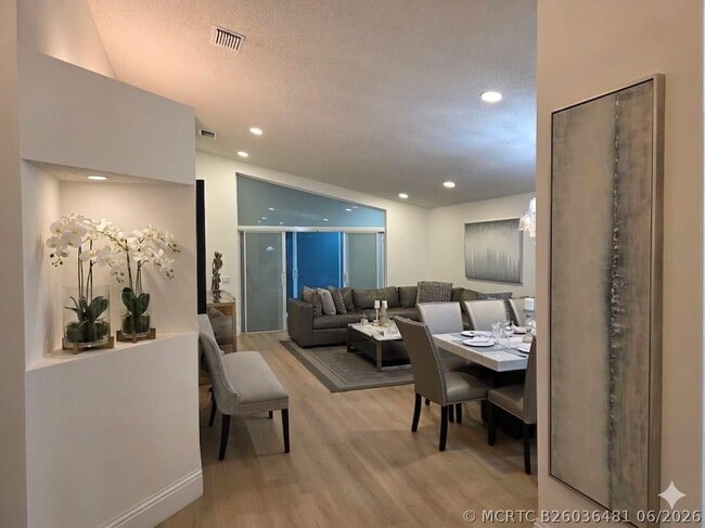 Photo - 11313 Ola Ave