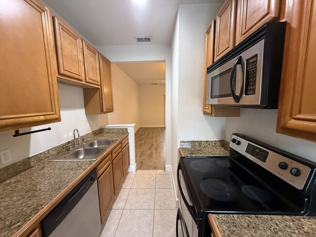 Photo - 15284-15331 US-331 BUS