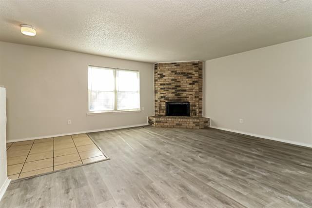 Photo - 3904 Royal Crest Dr