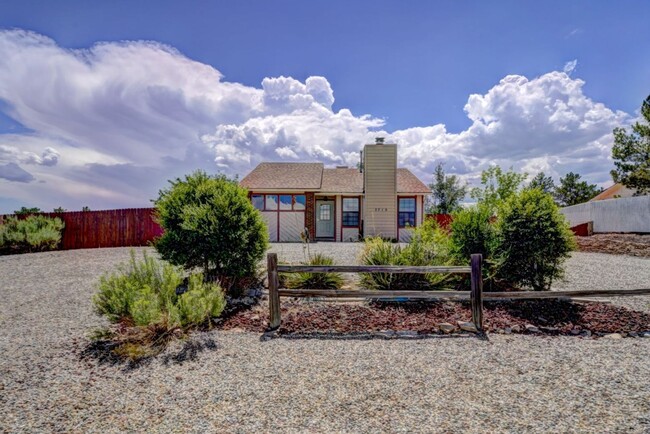 Incredible Home with views and fenced yard! - Incredible Home with views and fenced yard!