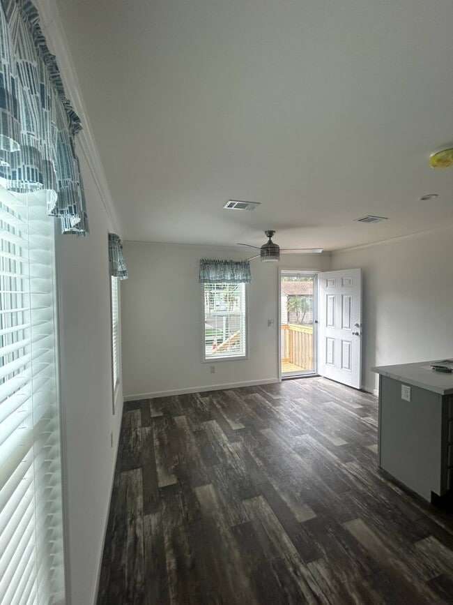 Photo - 5310 14th St W