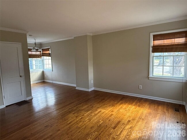 Photo - 524 Wakefield Dr