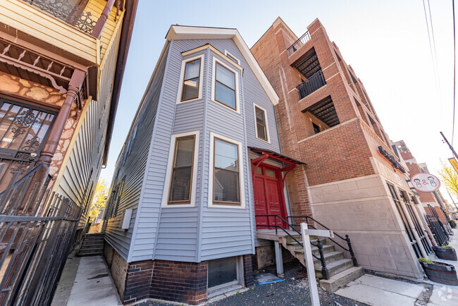 Building Photo - 1431 W Belmont Ave Rental