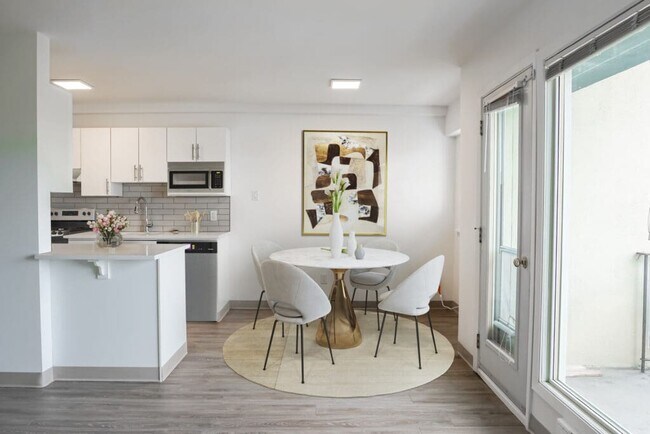 Photo - Carillon Towers