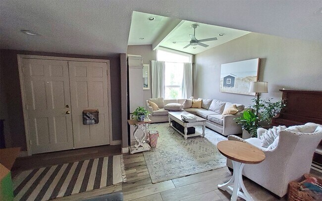 Photo - 4423 Meyerwood Dr