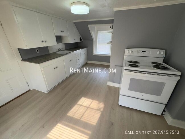 Photo - 225 Center St Unit 3