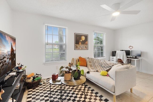 Photo - 1215 Crystal Way Unit K