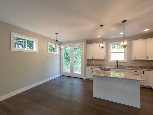 Photo - Beautiful Three-Bedroom near Biltmore Village