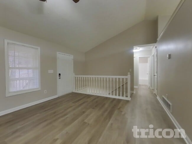 Photo - 128 Cliff Ct