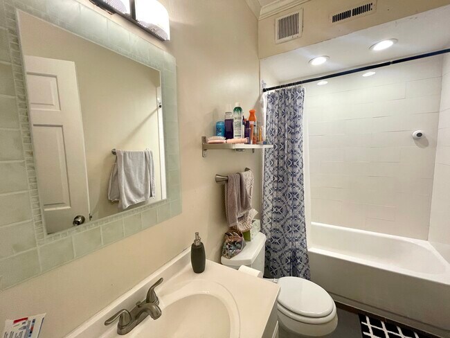 Photo - 45 Hemenway St Unit #2