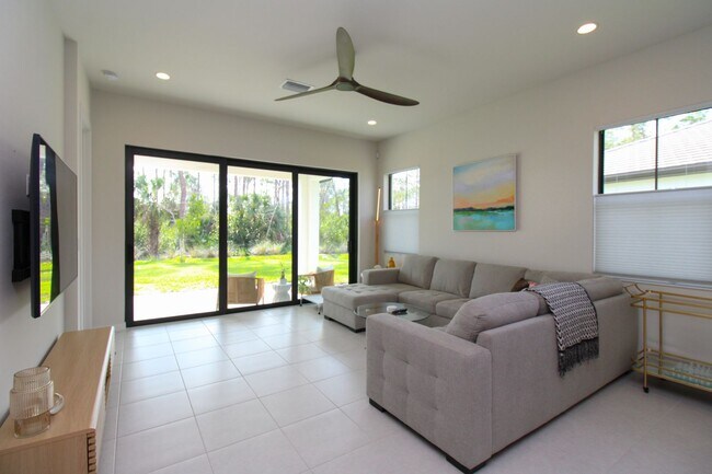 Photo - ***ANNUAL FURNISHED OR UNFURNISHED***AVAIL...