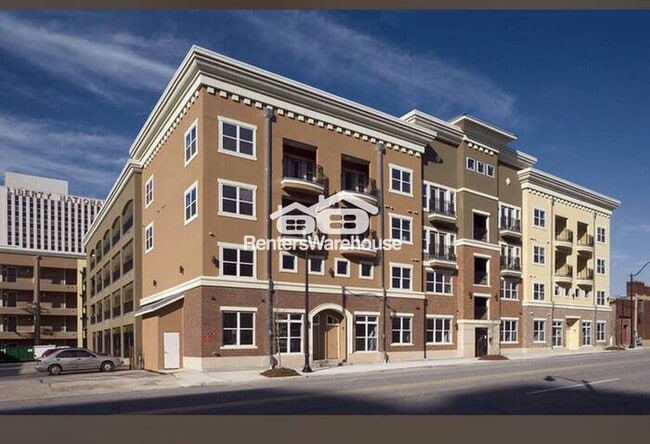 Building Photo - Perfectly located 2-bedroom 2 bath Condo Unit APT 101