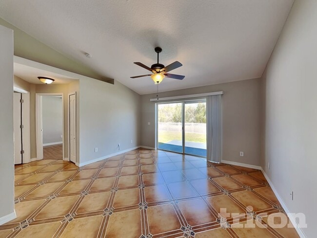 Photo - 30843 Birdhouse Dr