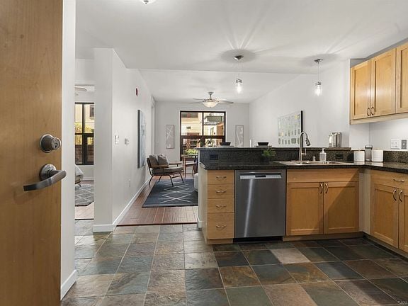 Photo - 1150 J St Unidad 33