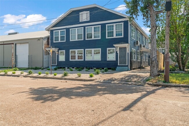 Building Photo - 305 Roberts St Unit 10