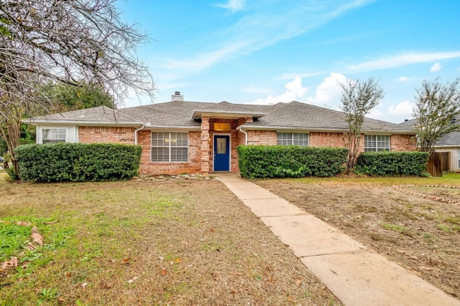 Photo - 701 Stonebrooke Dr