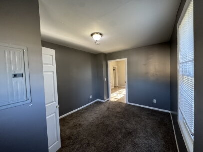 Photo - 933 Front Ave