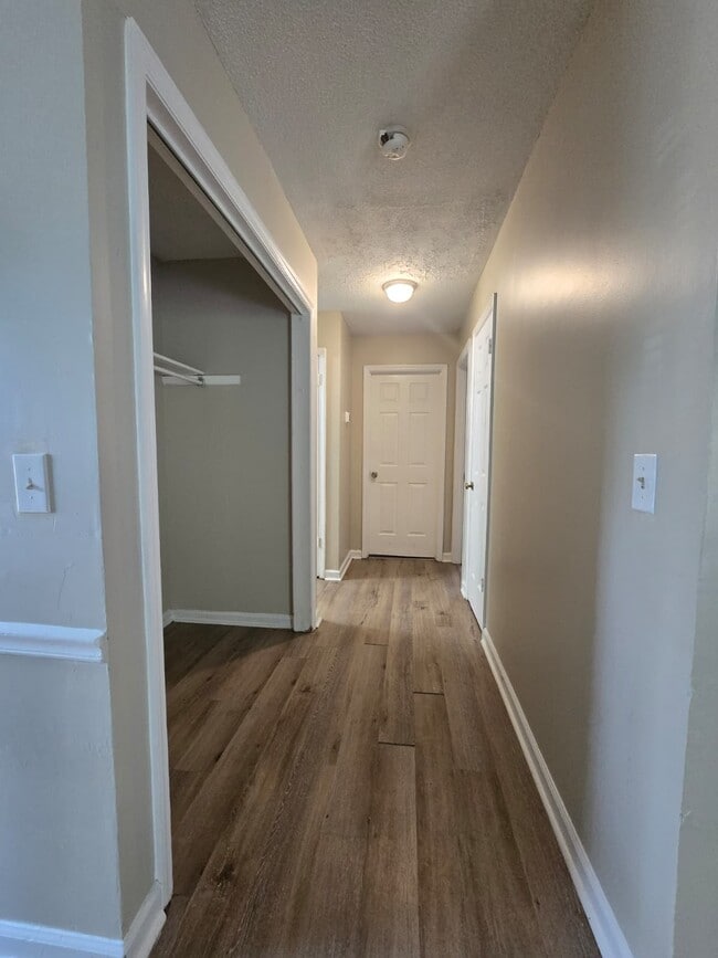 4502 Bonnell Dr NW Unidad C