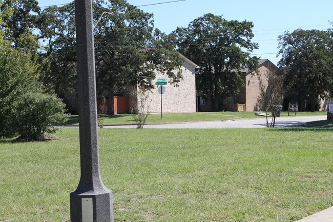 Photo - 2403 Bosque Dr Unit #B