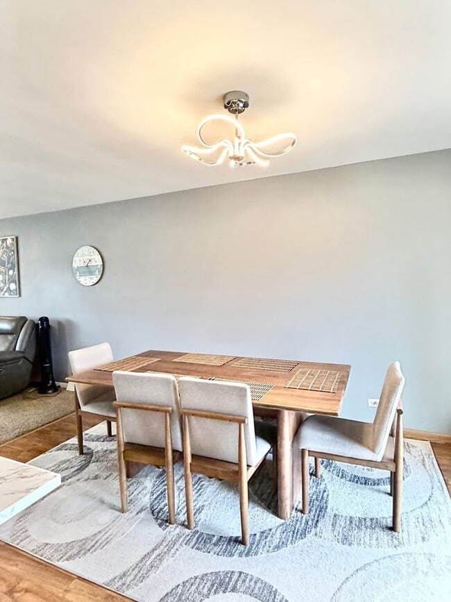 Photo - 1595 Oregon Trl