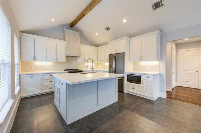 Photo - 2401 Eagle St