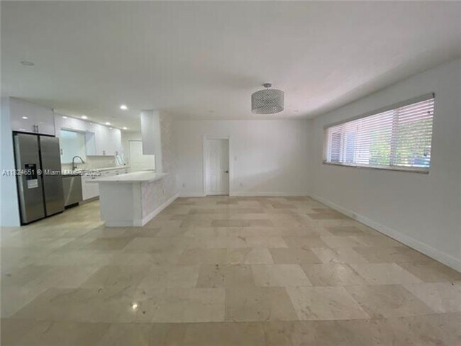 Photo - 19330 NE 18th Pl