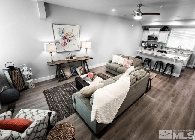 Photo - 720 Bluffs Ct