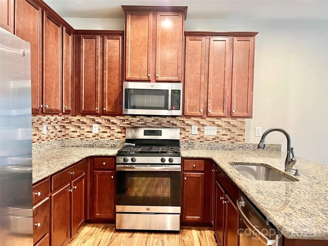 Photo - 310 Willow Wood Ct