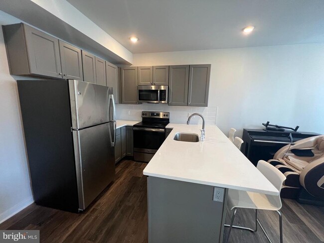 Photo - 4217 Chestnut St Unit 301