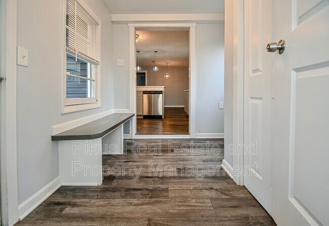 Photo - 2227 Killian Rd