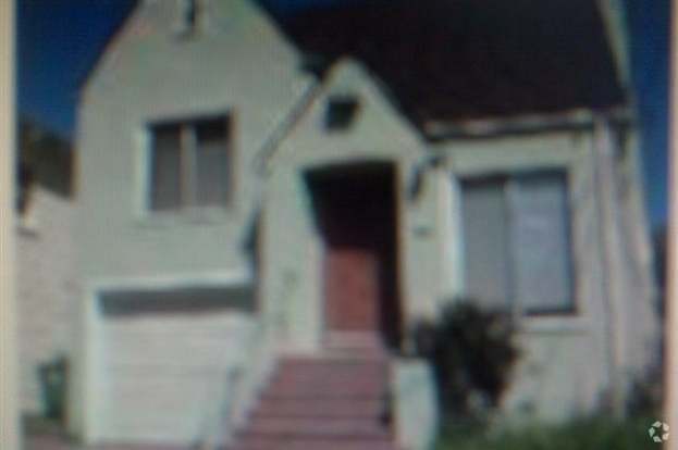 Building Photo - 6122 Bromley Ave Rental