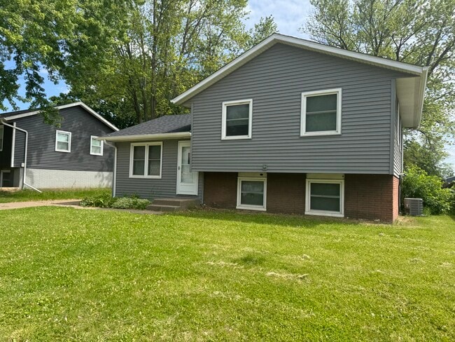 Photo - 1841 Valley Dr