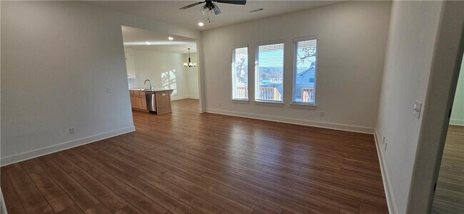 Photo - 951 E Buchanan St