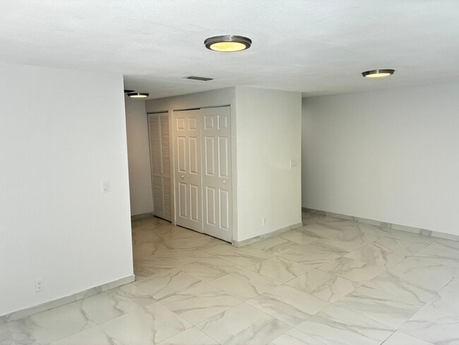 Photo - 1530 Ryar Rd