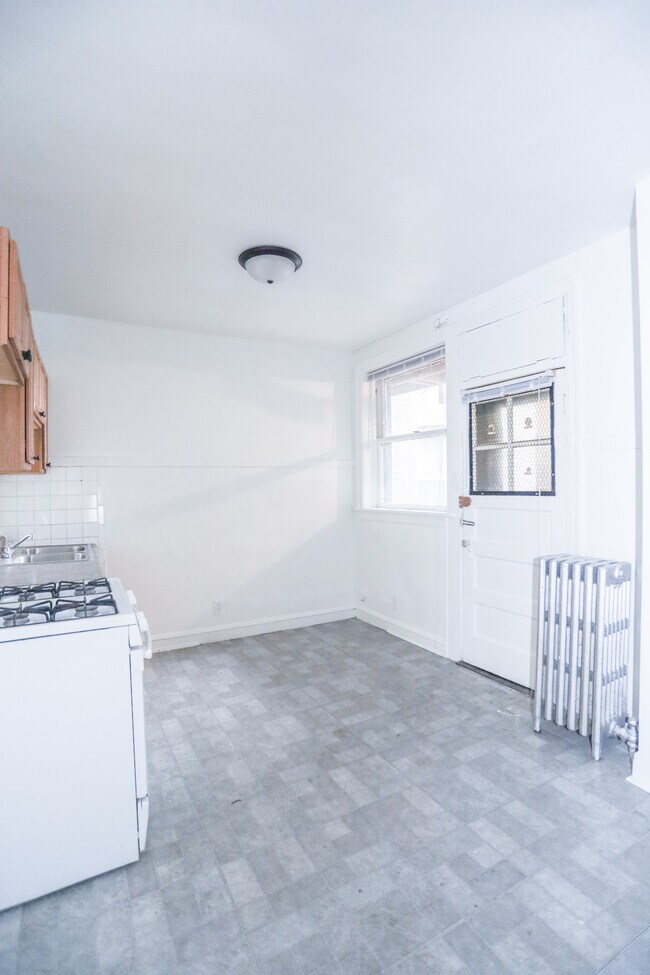 Photo - 3950 W Roscoe St Unit #3C