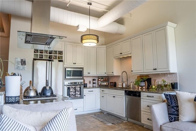 Building Photo - 3820 Roswell Rd NE Unit 408