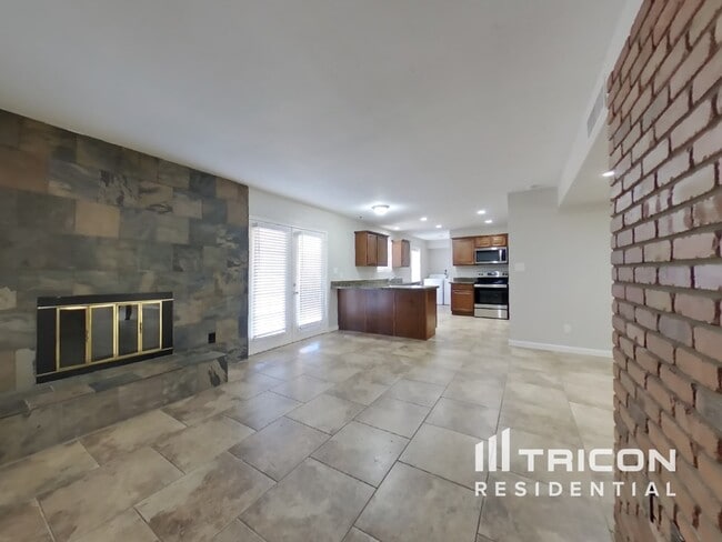 Photo - 9215 N 39th Dr