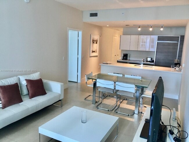 Photo - 1100 S Miami Ave Unidad 811