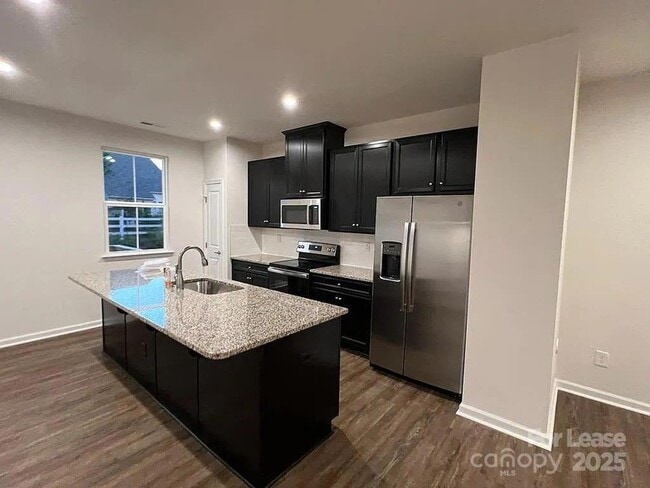 Photo - 2596 Grantham Place Dr