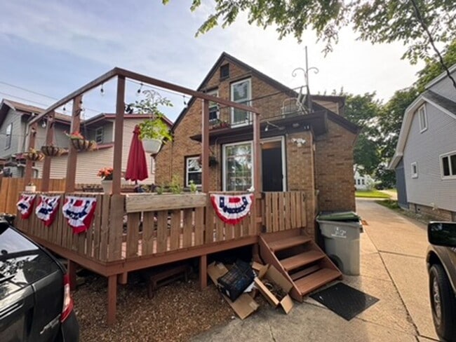 Photo - AVAILABLE SEPTEMBER 1: Updated 4-bedroom single family home on a quiet block- with 2 kitchens, 2 ...