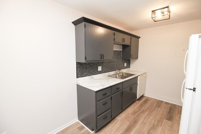 Photo - Renovated 2 Bed 1 Bath Apartment Unit 308 S Lewis Ave - 1