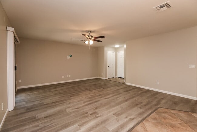 Photo - 32830 N Sandstone Dr