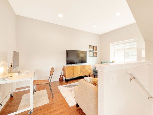 Photo - 955 Humbert Ave Unit 955