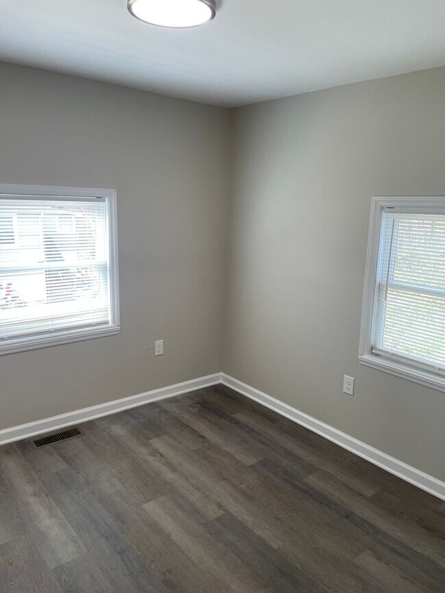 Photo - 1892 Ebert Rd